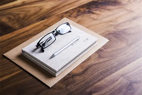 大学里面生活怎么写